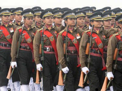 सुप्रीम कोर्ट- सेना में महिला अधिकारियों को मिले स्थाई कमीशन, योग्यता के आधार पर दिया जाए नेतृत्व पद