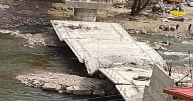 रोहडू: पब्बर नदी पर बन रहा पुल हुआ धराशाई