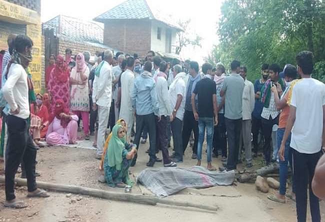 गलोड़ में व्‍यक्‍ित की हत्‍या के बाद हंगामा, छह लोग लिए ह‍िरासत में; दो पुलिस वालों का भी नाम