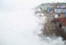 Cyclone Tauktae: मुंबई में तेज हवा के साथ भारी बारिश, छह की मौत; 56 उड़ानें रद
