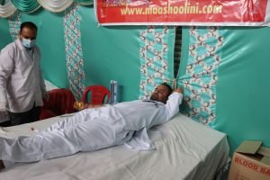 माँ शूलिनी सेवा ट्रस्ट ने रक्तदान शिविर का आयोजन