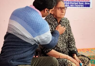 मयूर फिजियोथैरेपी सेंटर सोलन मे रीड़ की हड्डी एवं गठिया के कैंप का आयोजन
