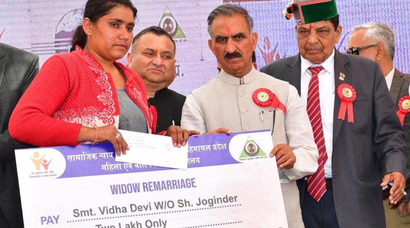 मुख्यमंत्री ने अंतरराष्ट्रीय महिला दिवस पर महिलाओं को किया सम्मानित