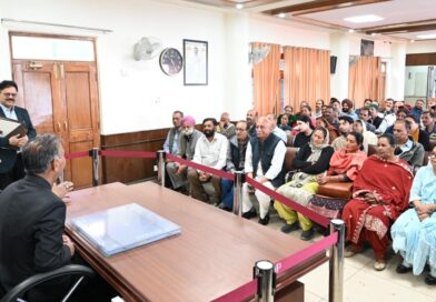 मुख्यमंत्री से कण्डाघाट क्षेत्र के प्रतिनिधिमंडल ने भेंट की